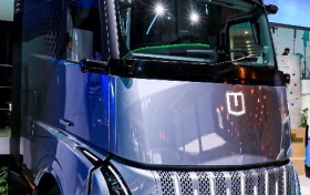 全球媒体点赞，远程星瀚H醇氢电动重卡亮相上海车展